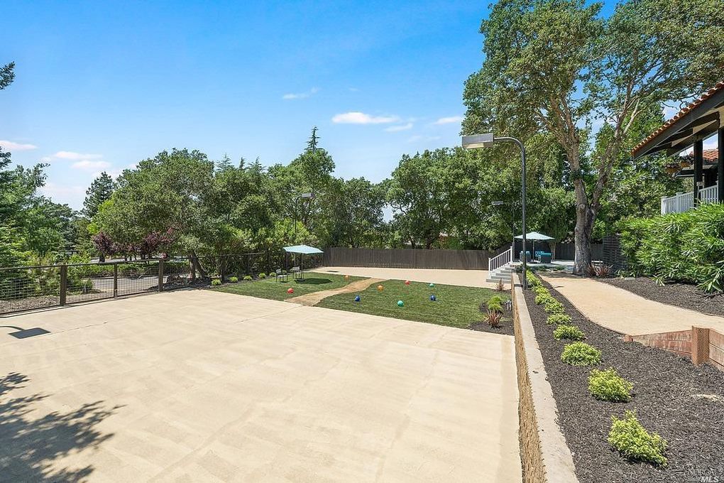 376 Saint Andrews Drive in Napa.